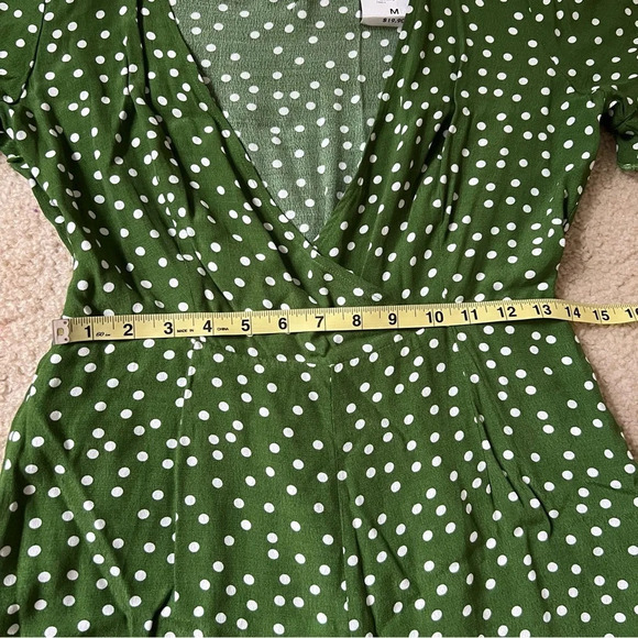2/$25 H&M Green Polka Dot Romper Playsuit Medium Short Flutter Sleeve Deep VNeck - Picture 13 of 16